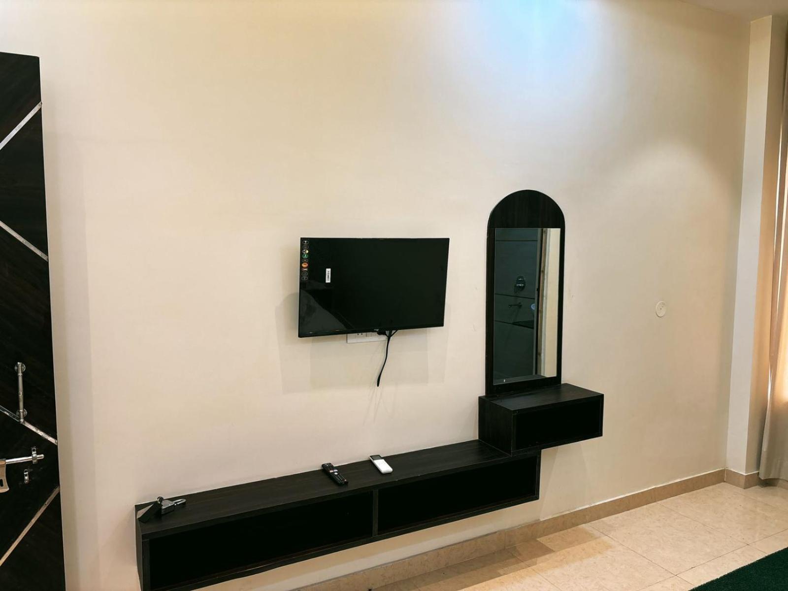 New & Restaurant Hotel